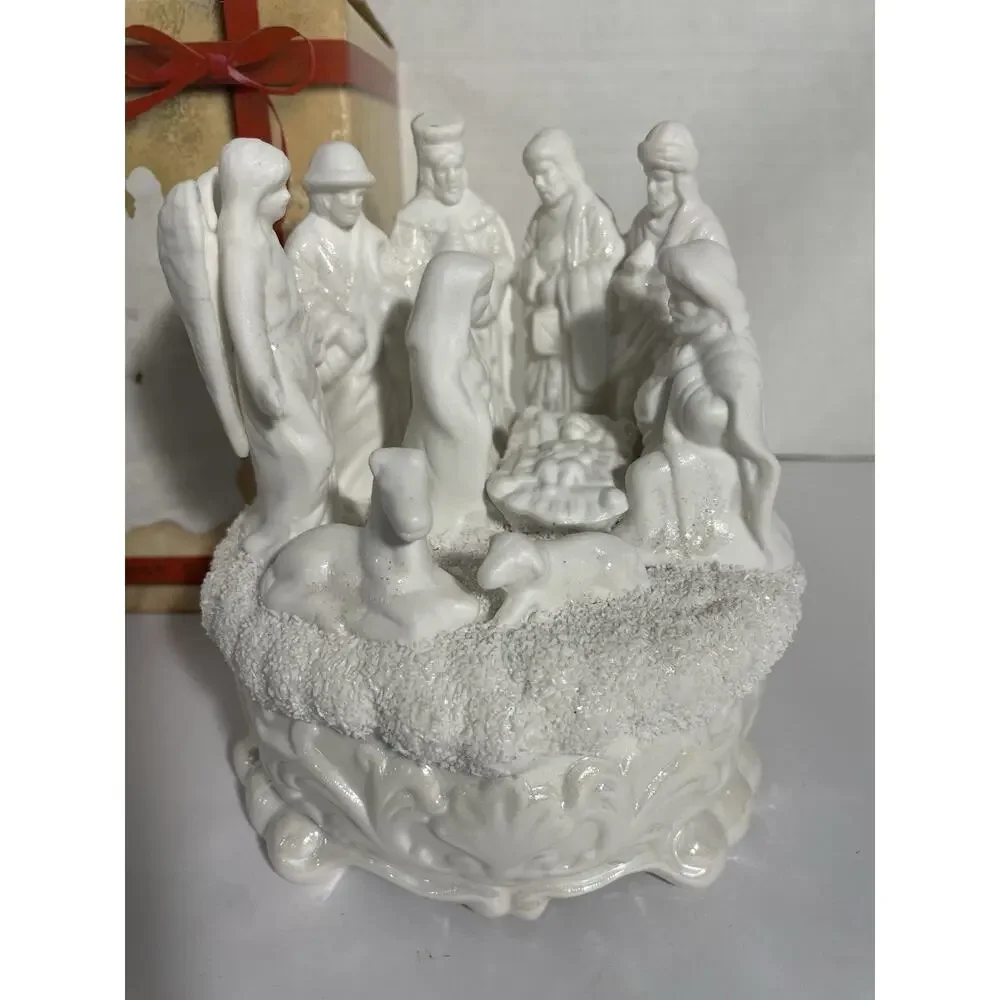 Nativity Scene Ceramic Music Box Ivory Iridescent Plays Silent Night 5.5in Works